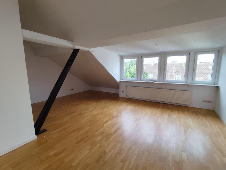 Thumbnail-Schöne helle Dachgeschosswohnung zu mieten