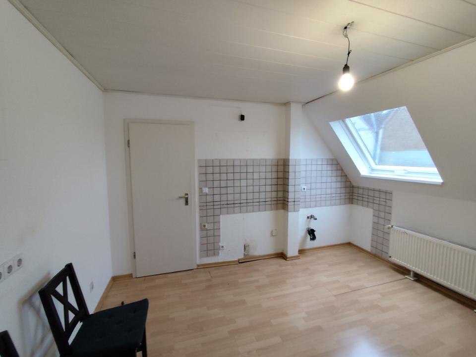 Thumbnail-HAMM-SÜDEN: Große DG Wohnung zu vermieten