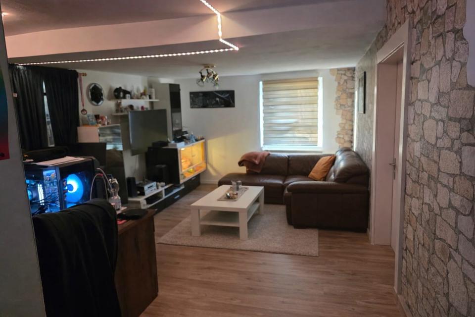 Thumbnail-Helle großzügige 5-ZKB Dachgeschosswohnung zu vermieten