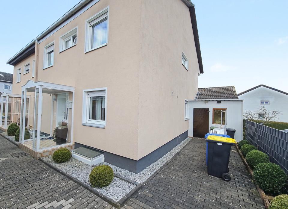 Thumbnail-DHH mit Kamin, Garage & Terrasse in ruhiger Lage – ohne Provision