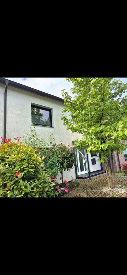 Thumbnail-gepflegtes Reihenmittelhaus zu verkaufen...