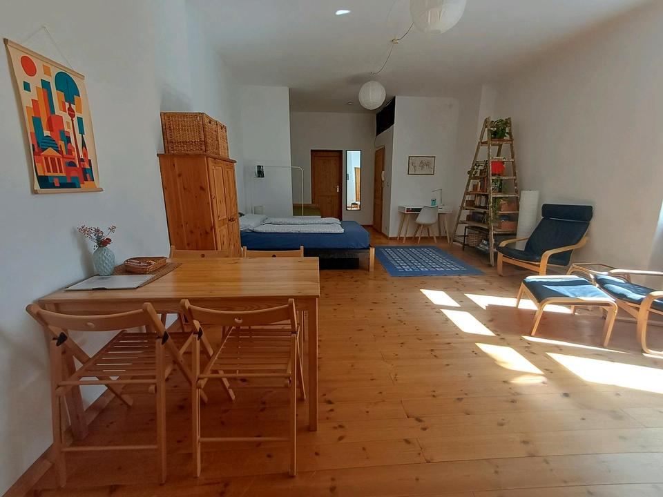 Thumbnail-Studio in Neukölln ab 1 Juli 2026 bis 31 Juli 2027