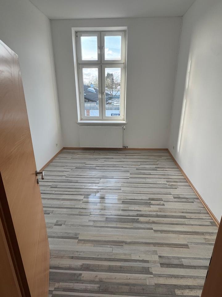 Thumbnail-Großzügige, frisch renovierte 5-Zimmer-Wohnung mit Einbauküche