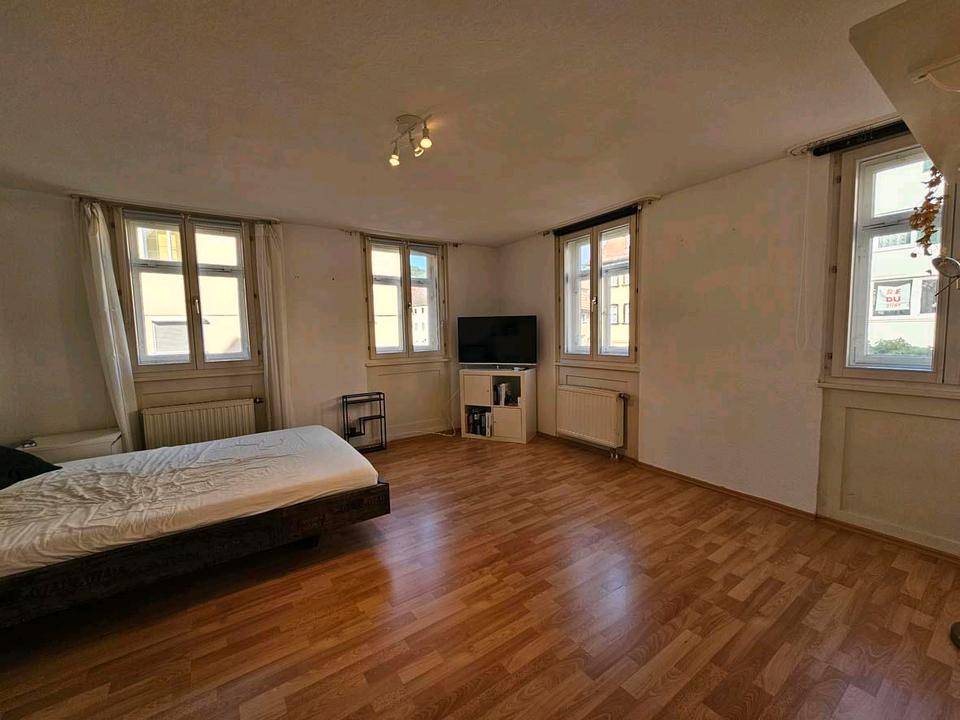 Thumbnail-Helle 2 Zimmer Wohnung in der Innenstadt zu vermieten.