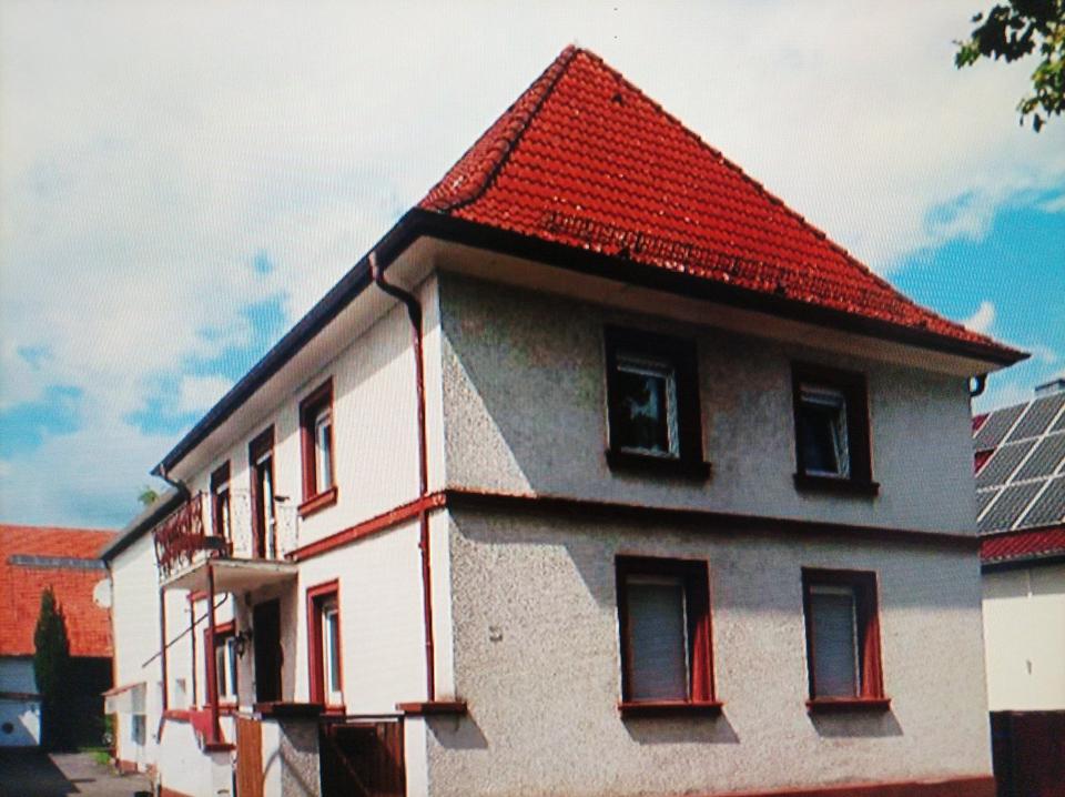 Thumbnail-Großes Einfamilienhaus mit Anbau, Garage, Scheune, Garten