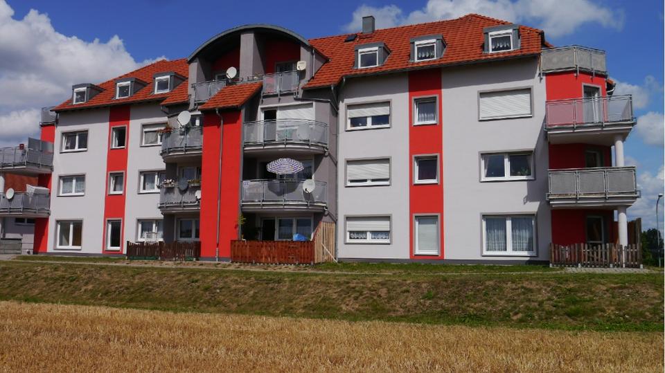 Thumbnail-1-Zi.-Wohnung im 2. OG eines MFH in Triptis zu vermieten. (434_34_Whg.18 )