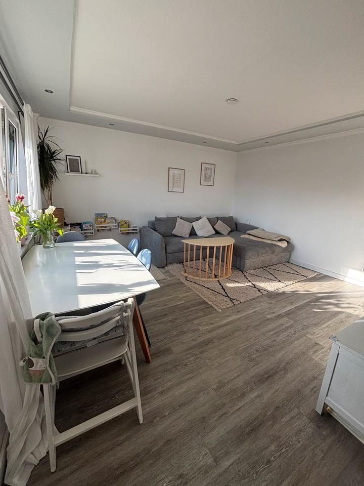 Thumbnail-Modernisierte 4-Zimmer-Wohnung mit 2 Balkonen in ruhiger Lage