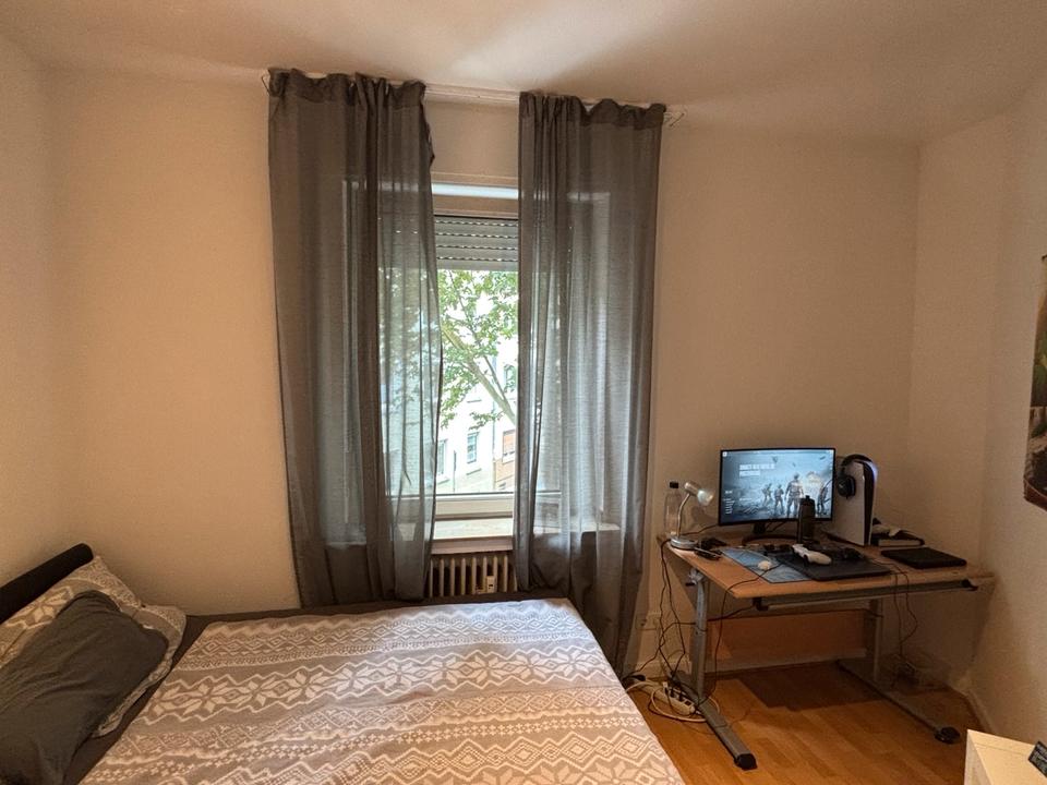 Thumbnail-WG-Zimmer zu vermieten. 3 Zimmer Wohnung + Küche und Bad.