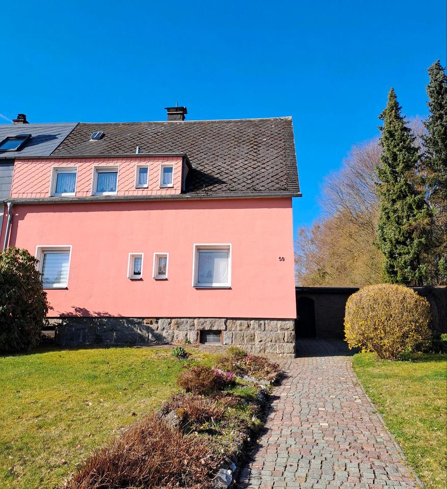 Thumbnail-Familienfreundliche Doppelhaushälfte in Stadtrandlage, Selb