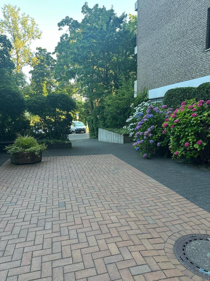 Thumbnail-1-Zimmer-App. in Alt-Erkrath ideal geschnitten, ruhig gelegen