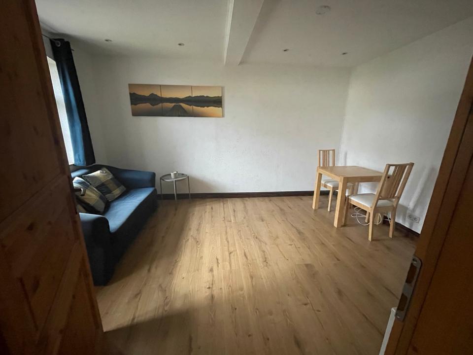 Thumbnail-Wohnung teilmöbliert