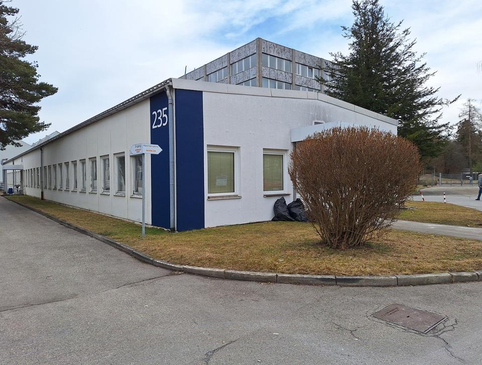 Thumbnail-Geräumige WerkstattProduktion mit Büroflächen Geb.235