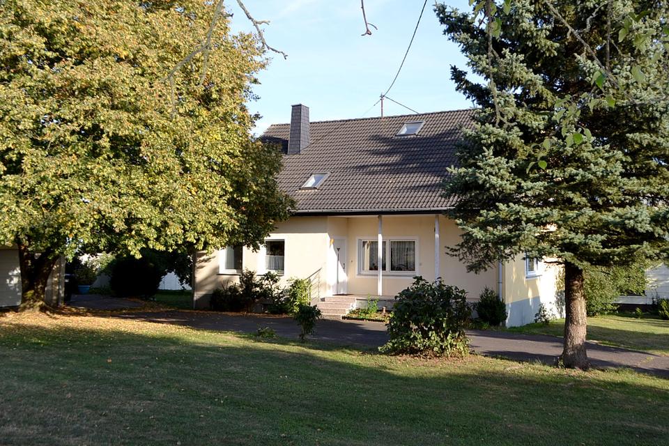 Thumbnail-Einfamilienhaus mit großem Garten