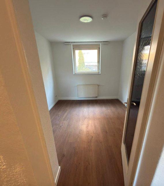Thumbnail-L11- Schöne Wohnung in Stuttgart - Ost für 3er WG
