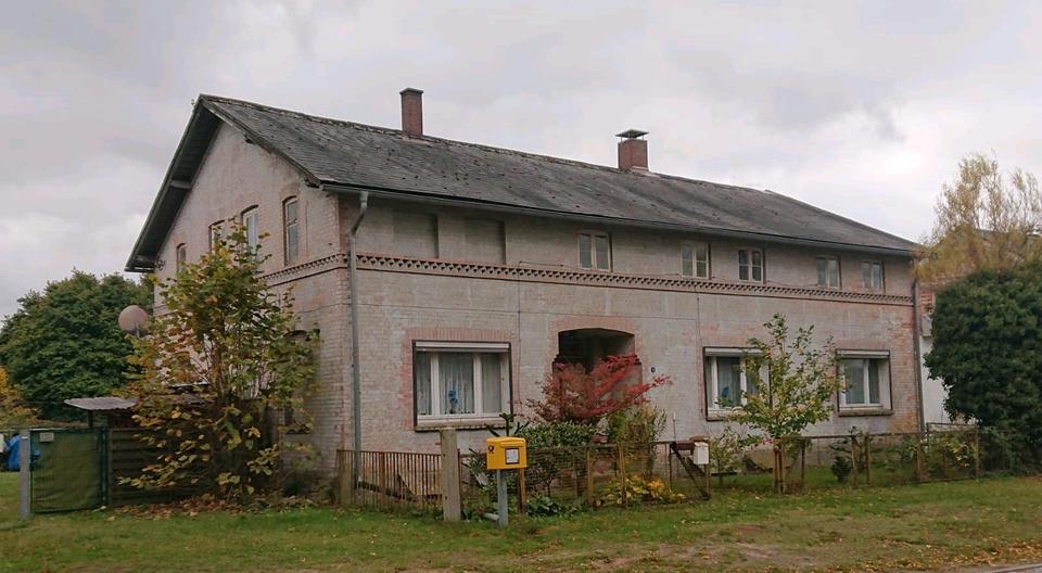 Thumbnail-Familienhaus mit Nebengebäuden und großem Grundstück