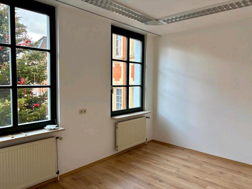 Thumbnail-Große Wohnung in Selb zu vermieten