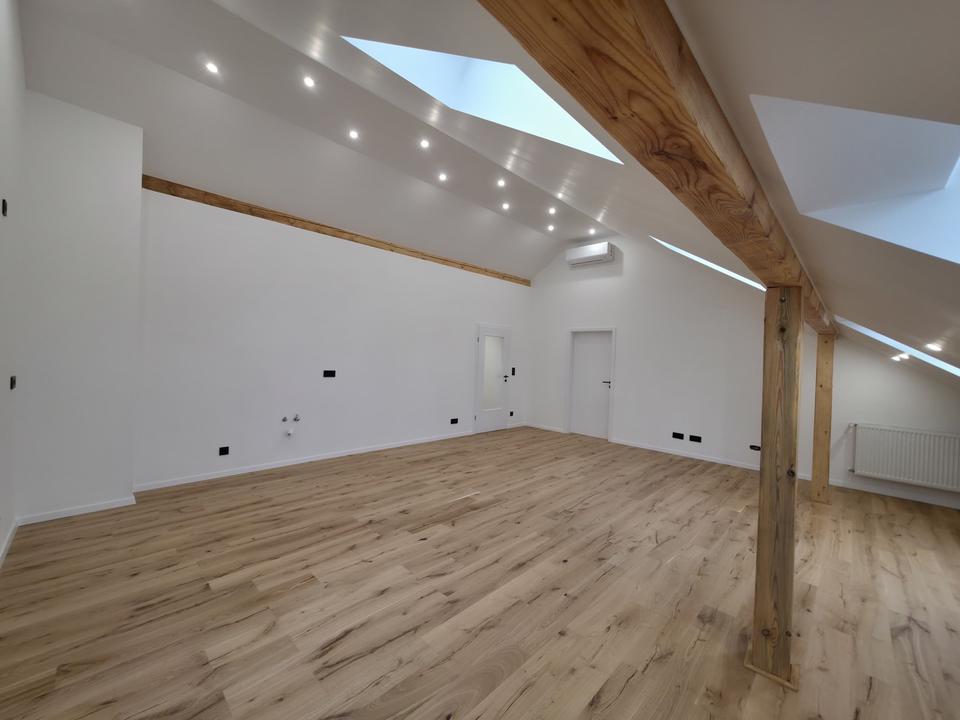 Thumbnail-2 Zimmer Dachgeschoss Wohnung in DEZ Nähe