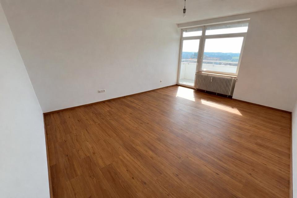 Thumbnail-*Provisonsfrei* 2‑Zi‑Whg mit Balkon & EBK – Garage inkl