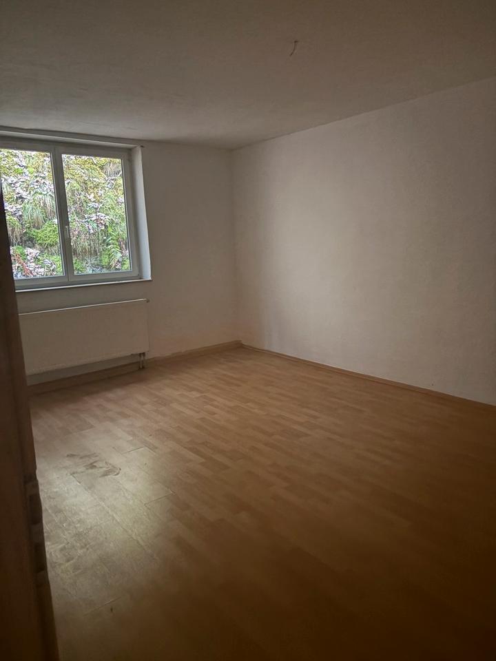 Thumbnail-Große helle Wohnung in ruhiger Lage