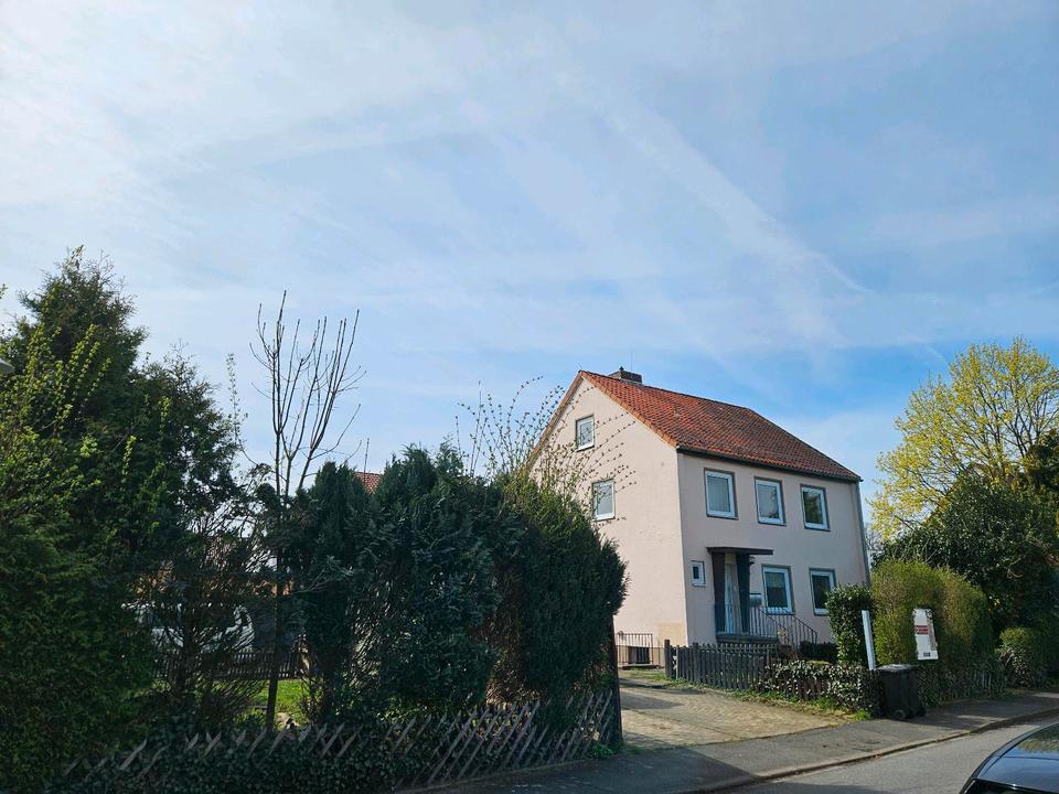Thumbnail-Göttingen, Rosdorf, Haus mit 4 Garagen, Garten, Keller usw.