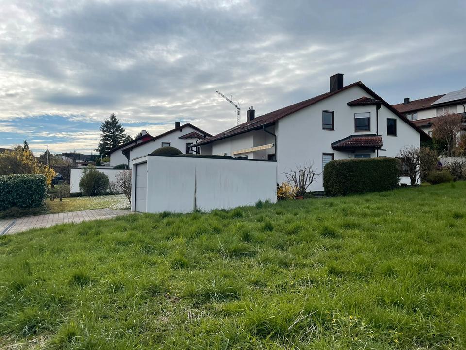 Thumbnail-Gepflegtes Doppelhaus, vollunterkellert mit Garage in Beilstein