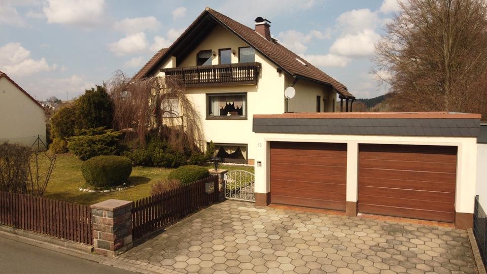 Thumbnail-Großzügiges Einfamilienhaus mit Doppelgarage und Werkstatt