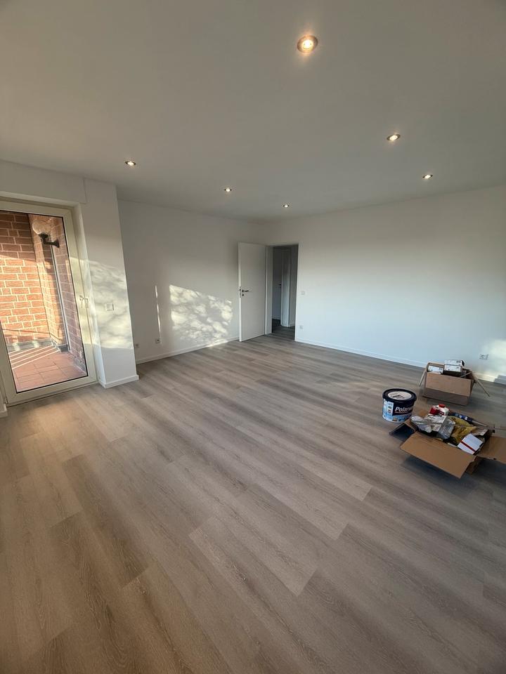 Thumbnail-Kernsanierte 3- Zimmer Wohnung mit Garage und Loggia