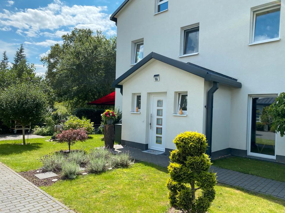 Thumbnail-Provisionsfrei: Elegantes Doppelhaus mit 4 Zimmern in Falkensee