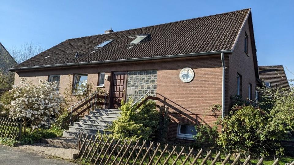 Thumbnail-Freistehendes EFH mit Einliegerwohnung & großem Grundstück