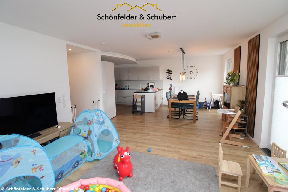 Thumbnail-Exklusive 4 Raum - Wohnung mit zwei Bädern, großem Balkon, KFZ-Stellplatz und Aufzug.