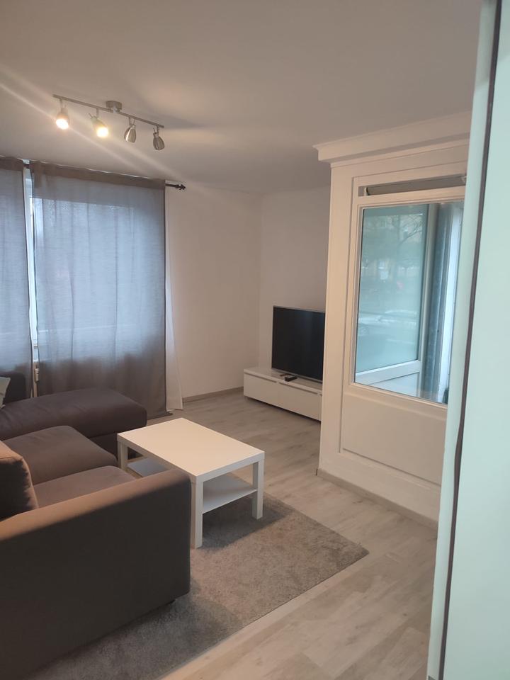 Thumbnail-Helle 2- Zimmer Wohnung mit Stellplatz und Balkon