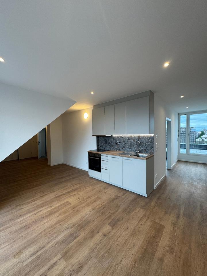 Thumbnail-Möblierte Dachgeschosswohnung mit zwei Dachterrassen und EBK