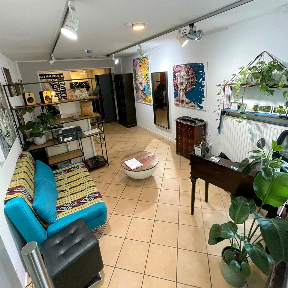 Thumbnail-Tattooarbeitsplatz