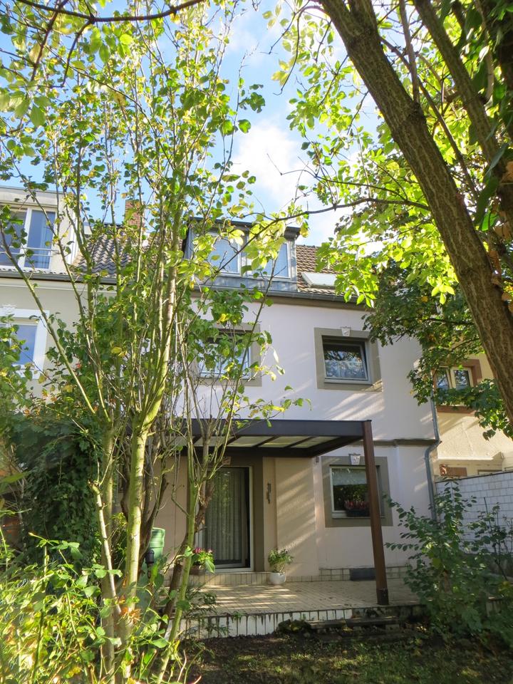 Thumbnail-Großes Stadthaus EFH von PRIVAT Mehrgenerationen K-Bickendorf