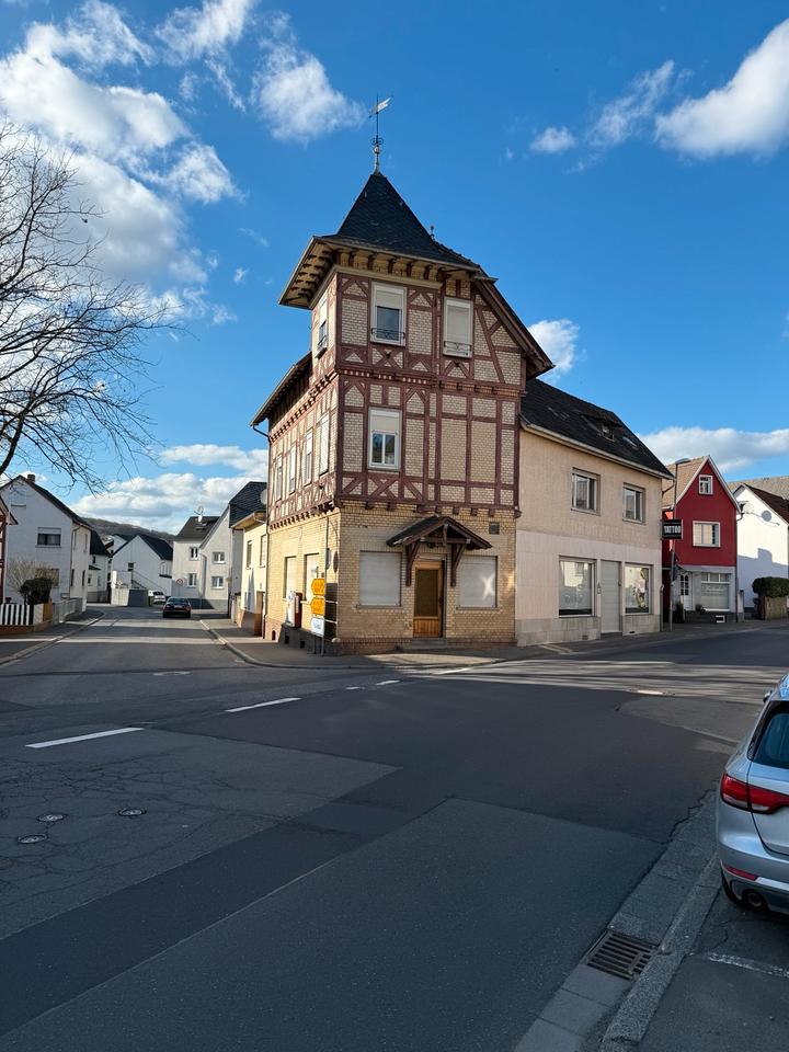 Thumbnail-Ehemalige Gaststätte mit Saal und Wohnraum