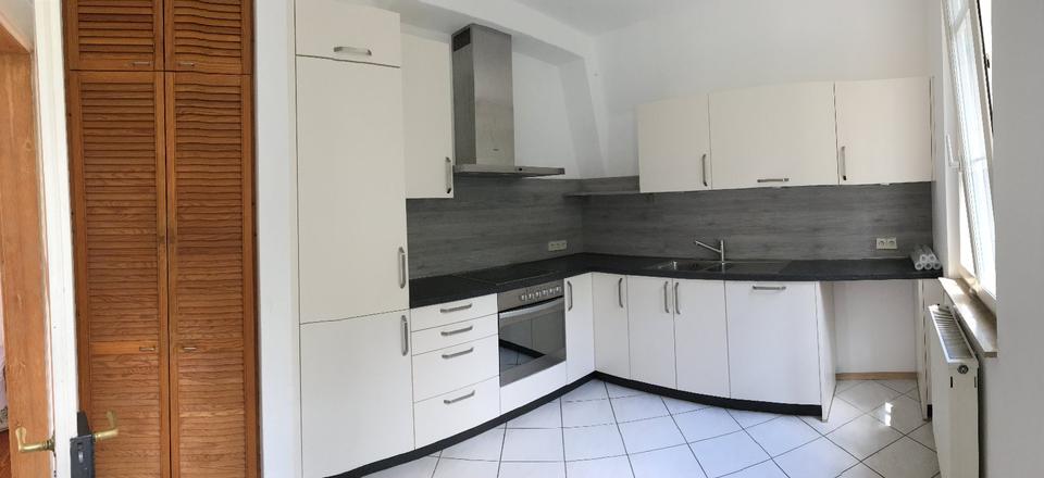 Thumbnail-Helle 3 12-Zimmer-Wohnung mit Balkon im 1. OG in Tübingen