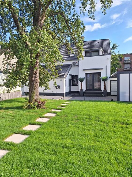 Thumbnail-Kernsaniertes Einfamilienhaus in Essen Dellwig ca. 200Qm Fläche