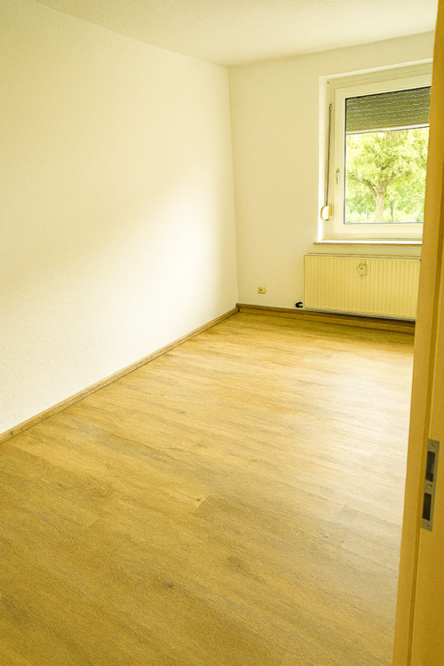 Thumbnail-Charmante, sanierte Wohnung mit drei Zimmern, Balkon und Garten