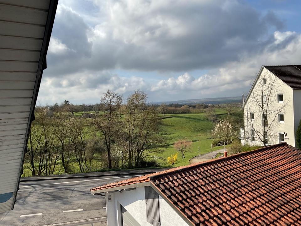 Thumbnail-3,5 Zimmer DG- Wohnung in Herrenberg-Kayh