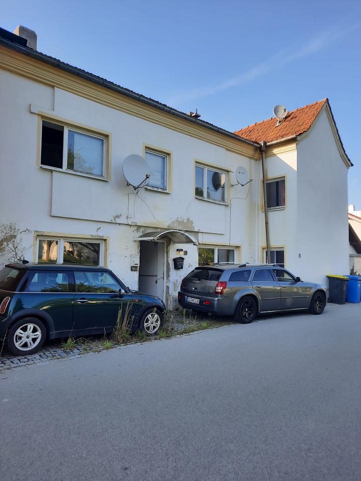 Thumbnail-Zwei Familienhaus (Renovierung bedürftig)