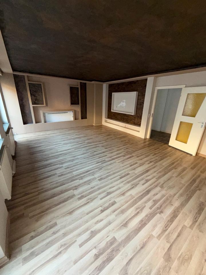 Thumbnail-93 m²! Große 2-Zimmer-Wohnung mit 2 Bädern und EBK – sofort