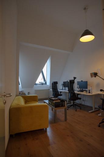 Thumbnail-Heller Offener Arbeitsplatz in Neukölln – ruhig, zentral, inkl. Kaffee