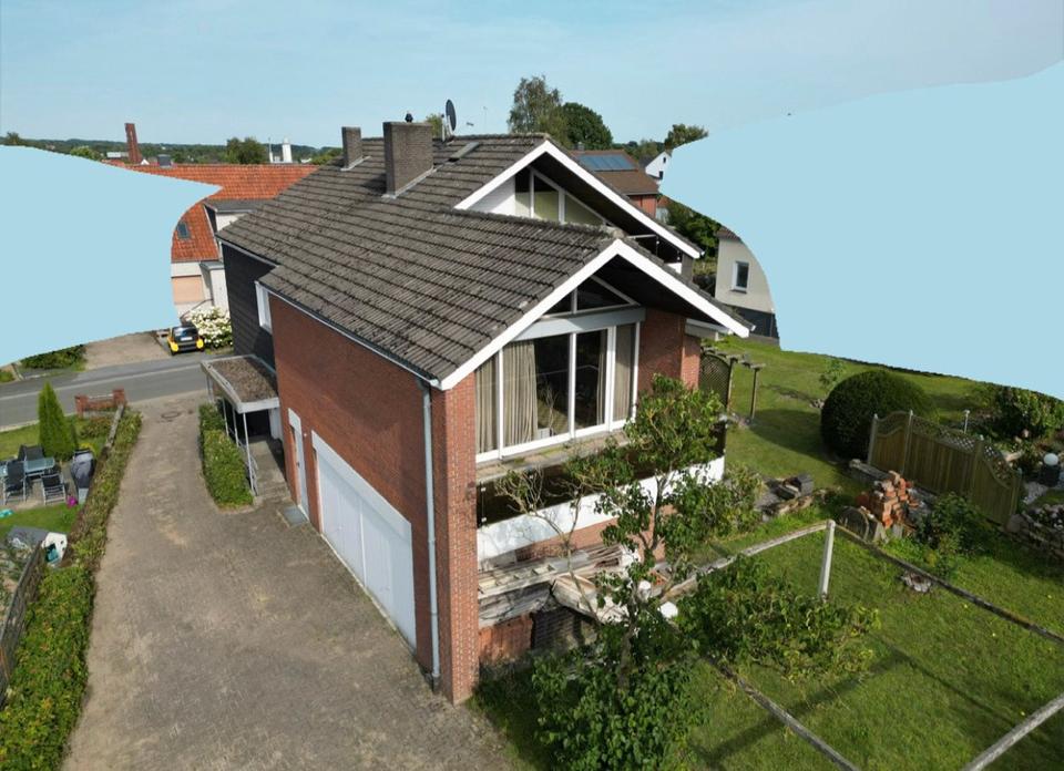 Thumbnail-Großes Haus (Zweifamilienhaus) 226 m² ,mit Garten & 2 Garagen