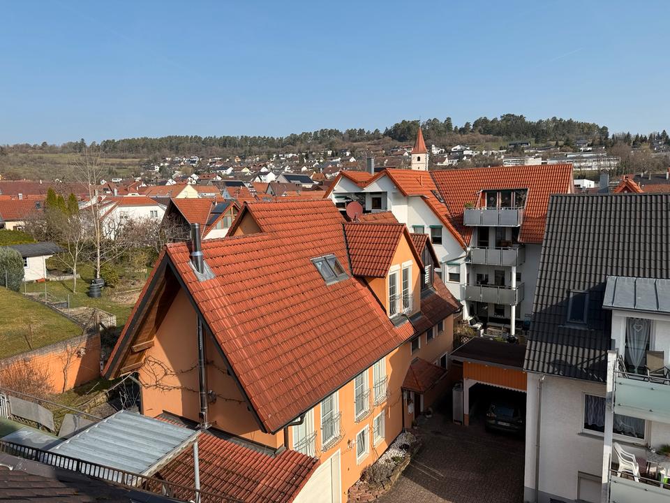 Thumbnail-2,5 Zimmer Wohnung DG