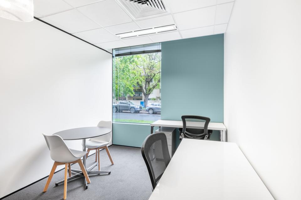Thumbnail-Privater Büroraum für 3 Person in REGUS Altmarkt