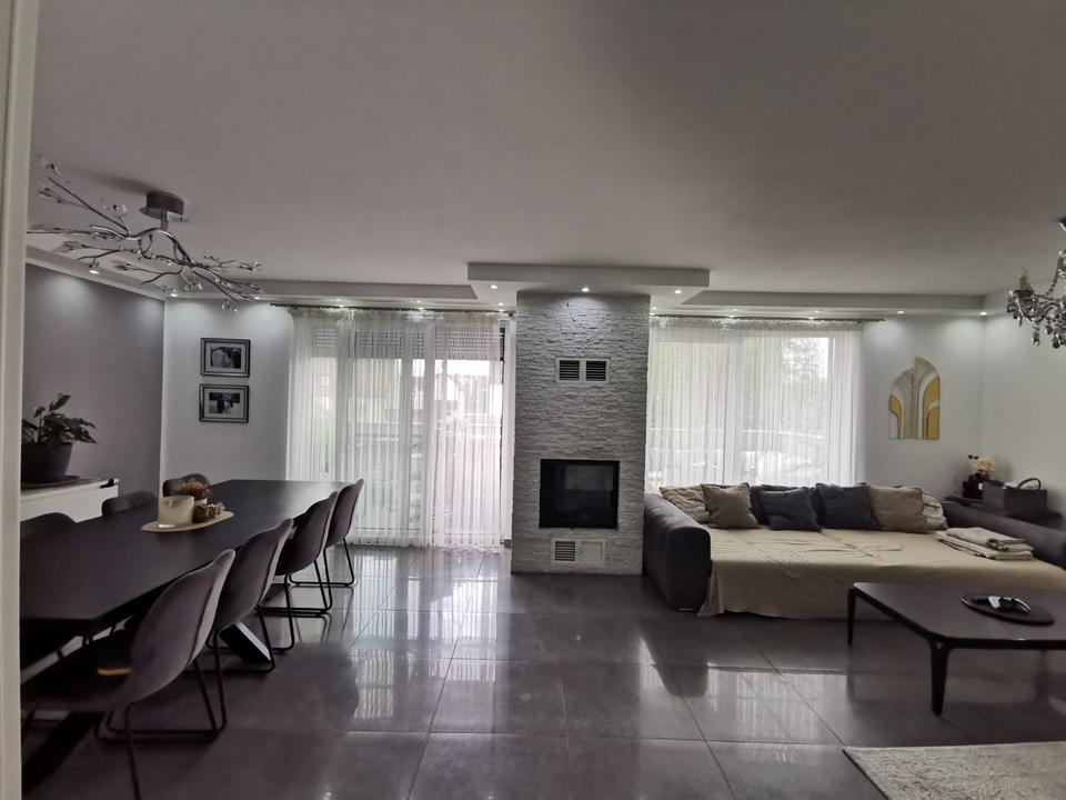 Thumbnail-Moderne 4 Zimmerwohnung mit Whirlpool , Kamine , große Balkon