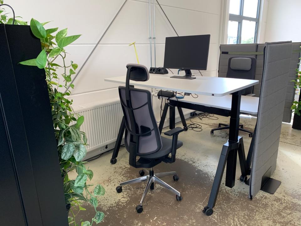 Thumbnail-Büro Schreibtisch Arbeitsplatz Büroraum in Kemnath