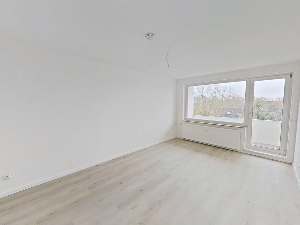 Thumbnail-Renovierte 3-Zimmer-Wohnung mit BALKON und Wannenbad in ruhiger Lage