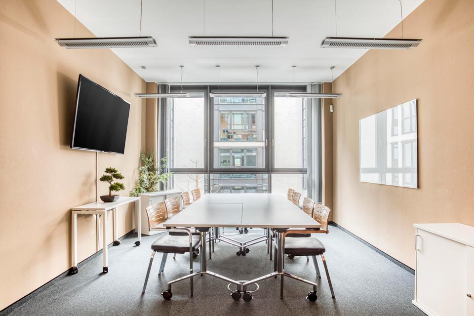 Thumbnail-Privater Büroraum für 4 Person in REGUS Altmarkt