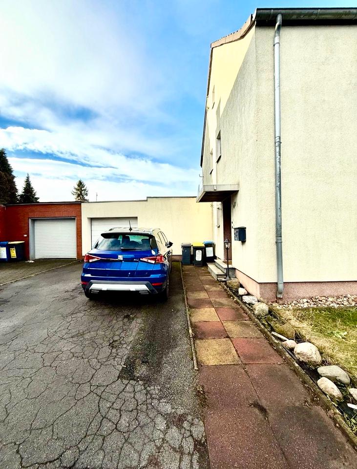 Thumbnail-Großzügige Doppelhaushälfte mit Garten & Garage in Oberdorstfeld